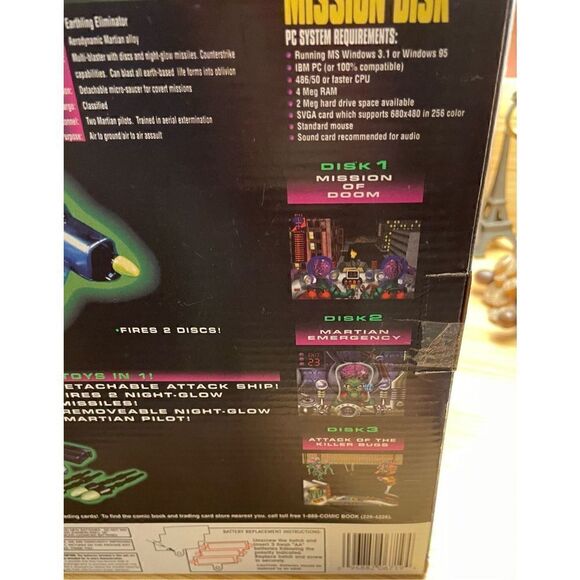 Trendmasters 1996 Mars Attacks! Doom Saucer  w/ Martian Pilot-Box New, Sealed Bo - Picture 6 of 7